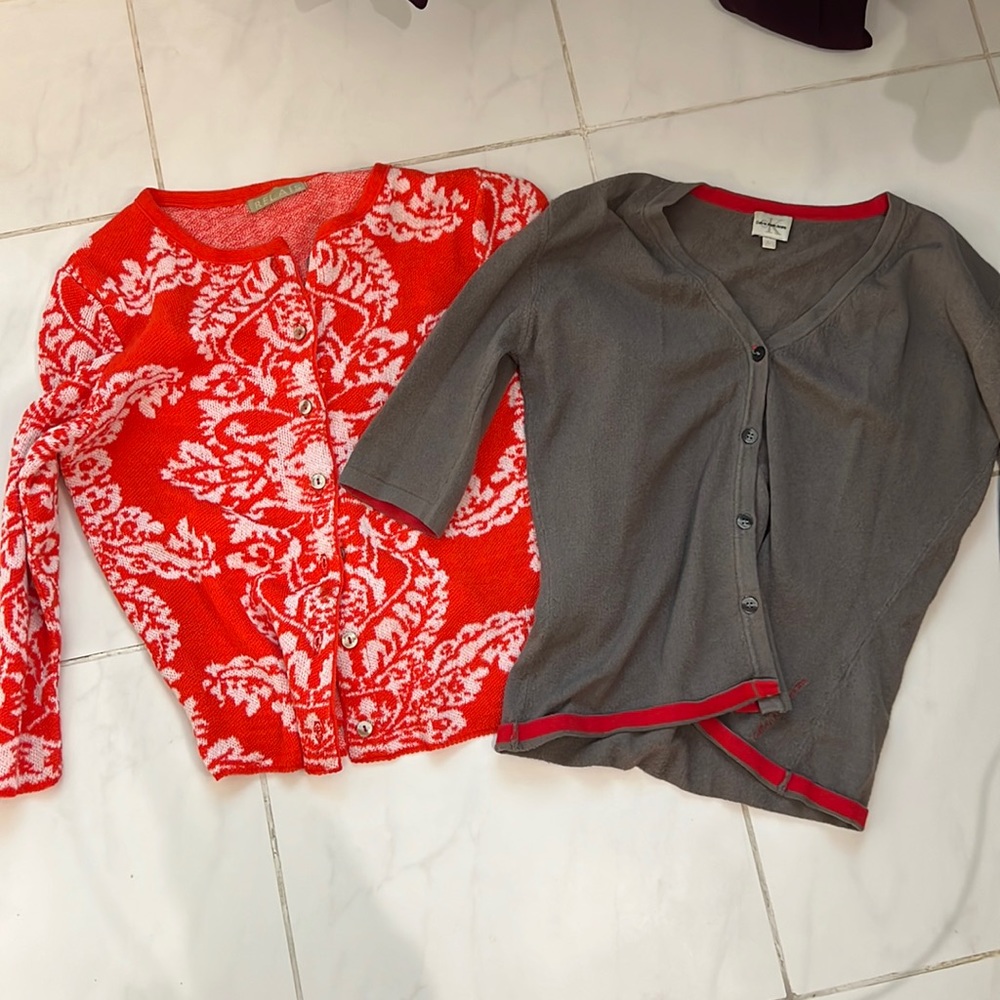 Bundle of two jewelry knit wear